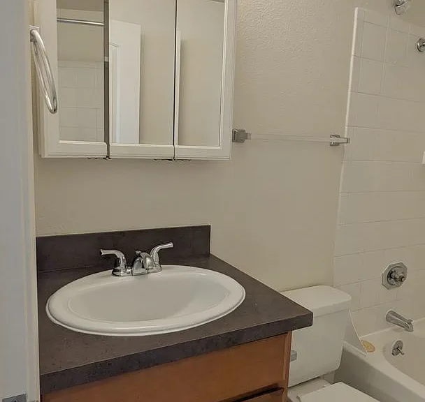 4102-4128 SE Cesar E Chavez Blvd — Photo 36