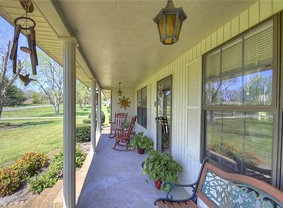2nd image of 661 Carolyn Ln