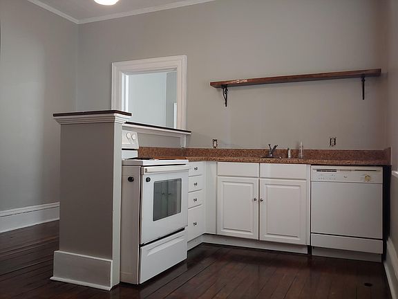 5th image of 310 Park St