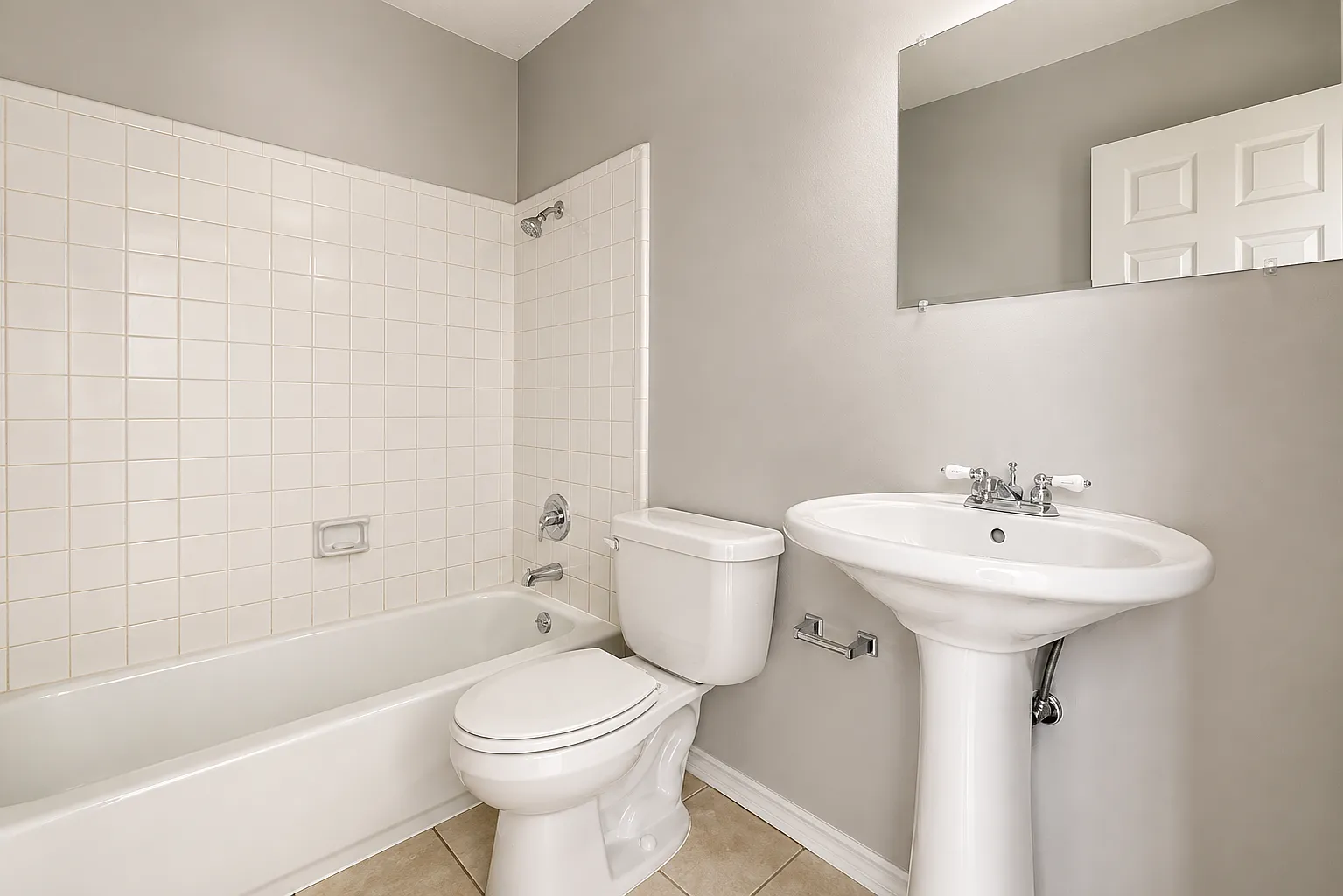 4 bed, 2200 sqft, $1,800 — Photo 4