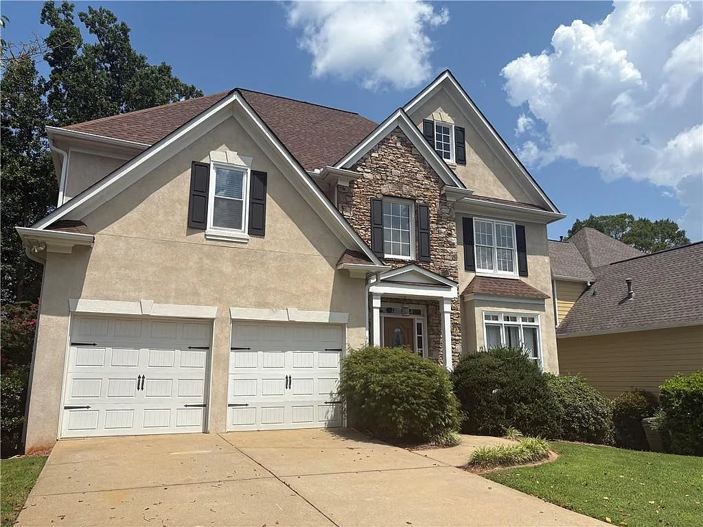 5 bed, 3.5 bath, 4046 sqft, $3,800 — Photo 2