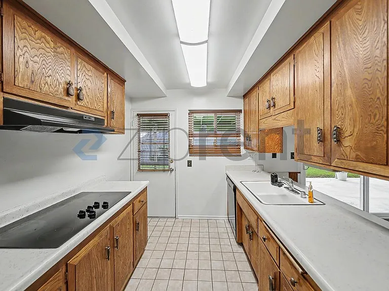 613 Converse Ave — Photo 9