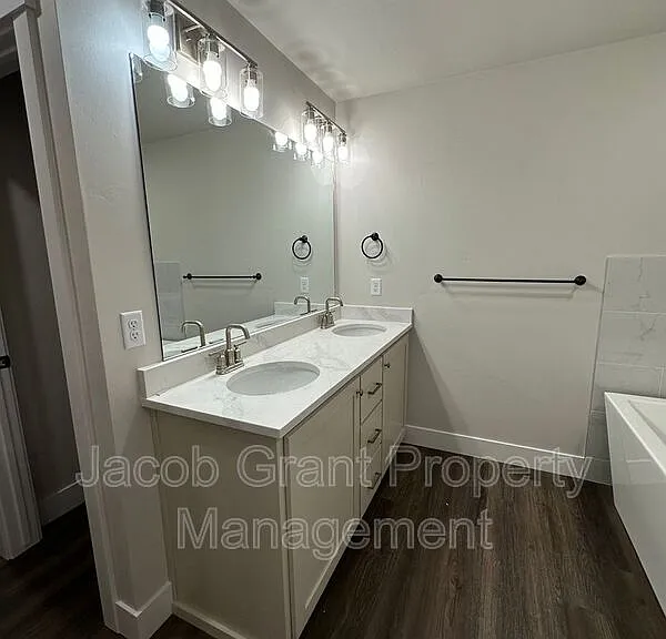 826 E Sunnyside Rd #4 — Photo 18