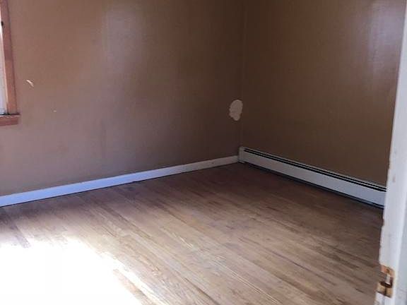 5th image of 918 Hardenbrook Ave