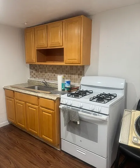 1128 Fteley Ave #BASEMENT — Photo 1
