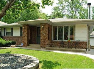 2198 Mapleview Ave, Saint Paul, MN 55109