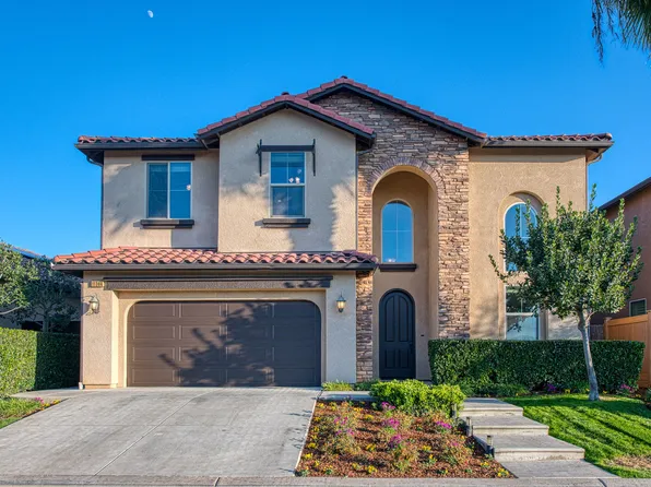 11384 N Via Montessori Dr, Fresno, CA 93730