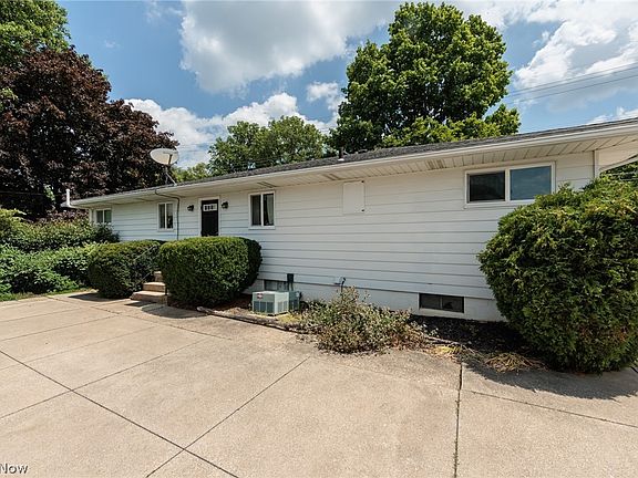 5th image of 3284 & 3290 Hudson Dr