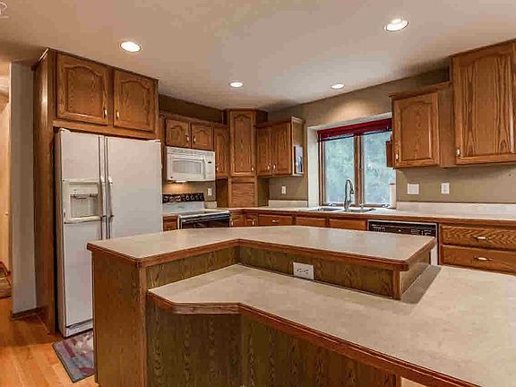 3rd image of 5401 Dooley Dr