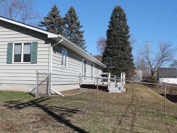 5th image of 5891-5895 Van Buren Ct