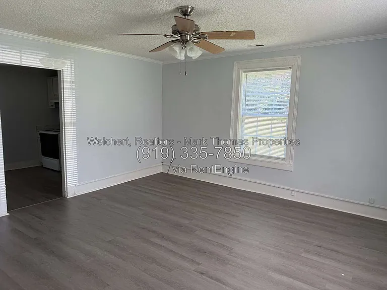 320 E Morehead St — Photo 9