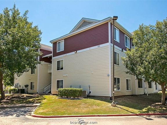2nd image of 521 Sw Pkwy #302