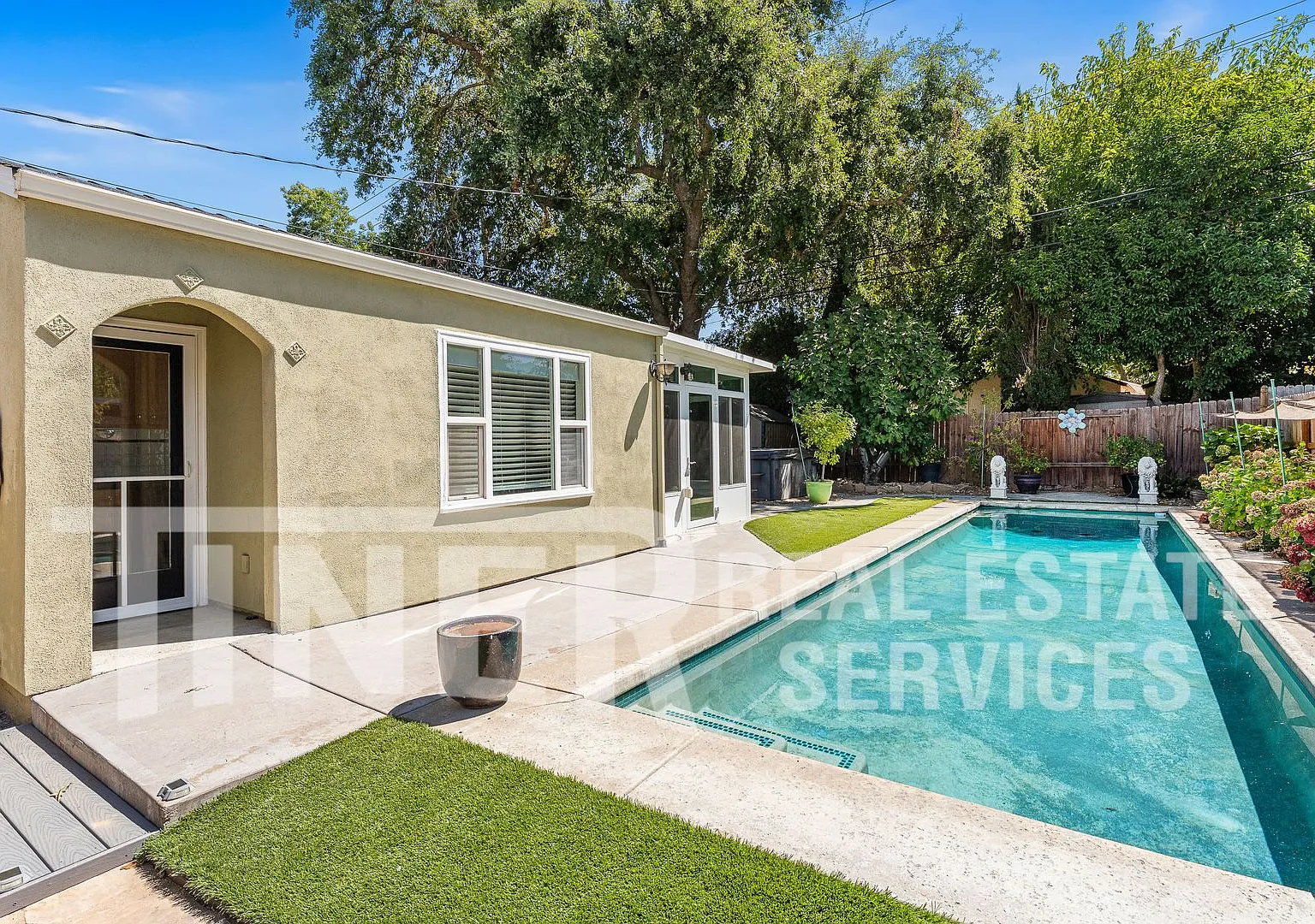 657 40th St - Tier 1 - East Sacramento Home with Private Pool — Photo 1