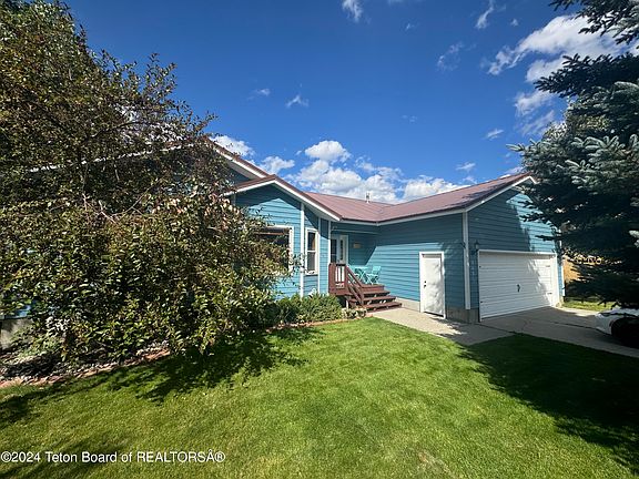 2nd image of 309 Snake River Dr