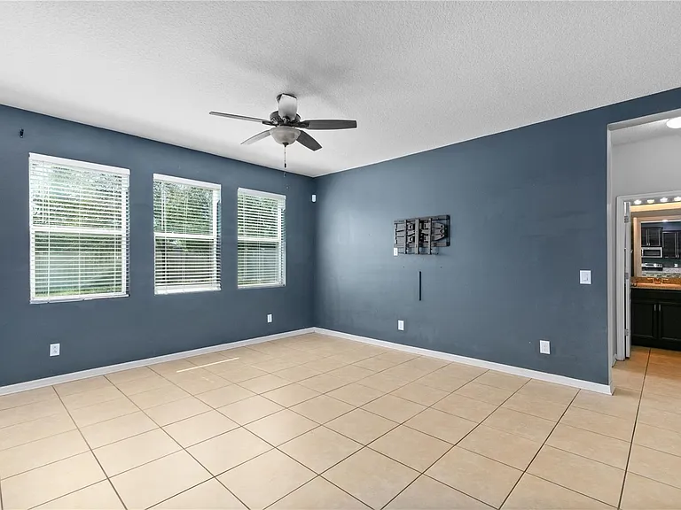 2572 Limerick Cir — Photo 14