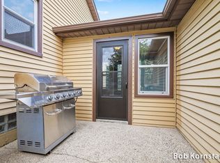 1174 52nd St SW, Wyoming, MI 49509