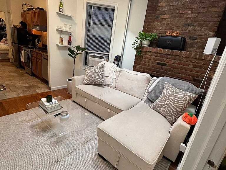 405 E 90th St #5R — Photo 2