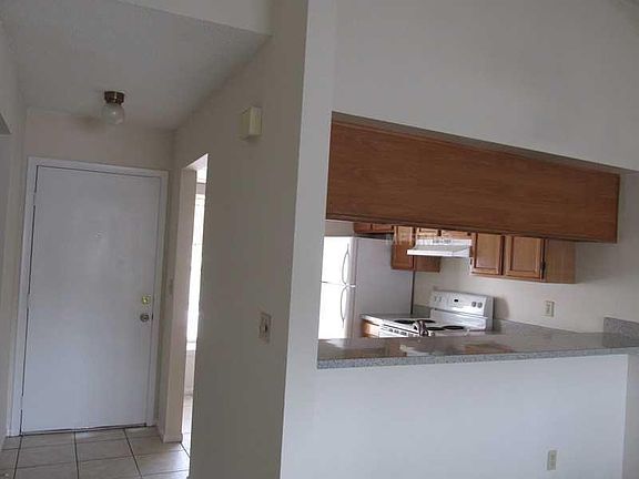 3rd image of 7216 Parkside Villas Dr