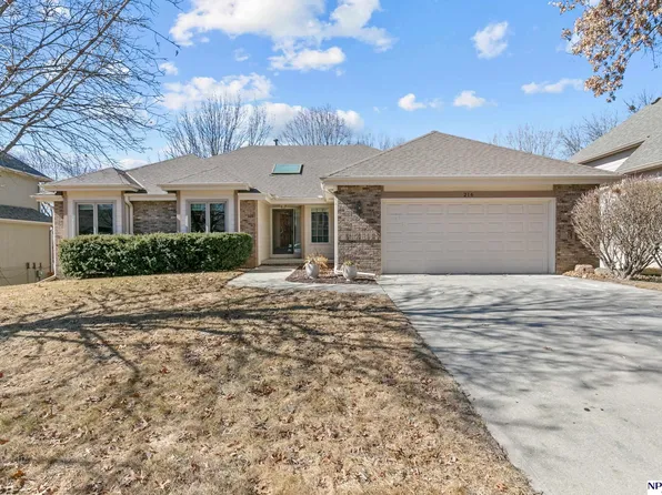 216 N 162nd St, Omaha, NE 68118