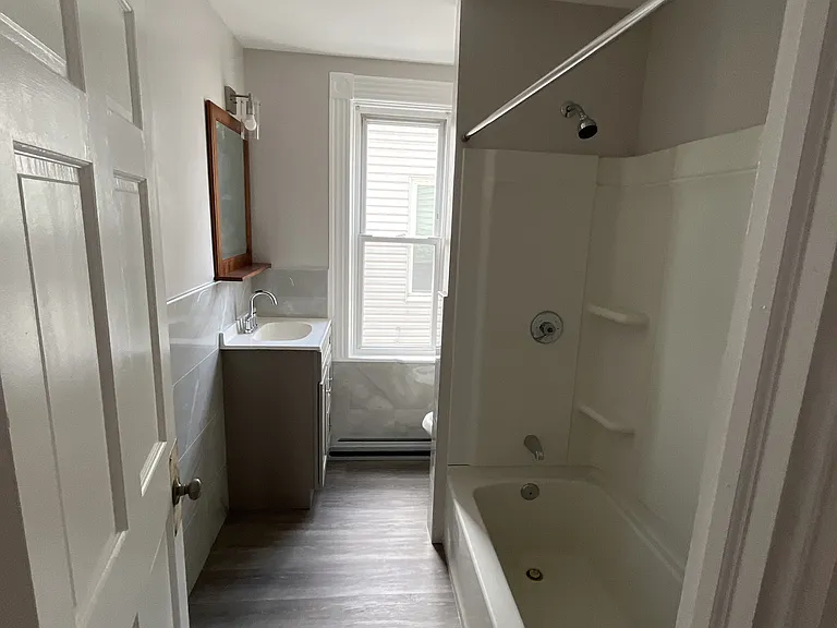 249 Swan St — Photo 11