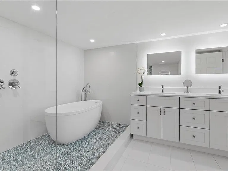 5601 Turtle Bay Dr #302 — Photo 16