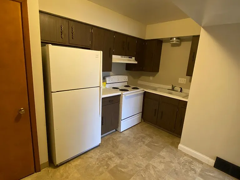 Raceway Park Apartments — Photo 5