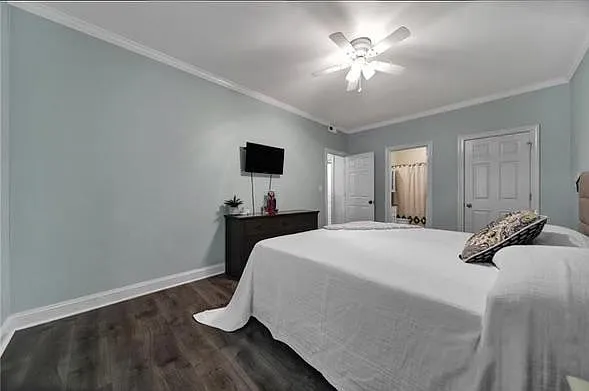 2 bed, 1063 sqft, $2,995 — Photo 3