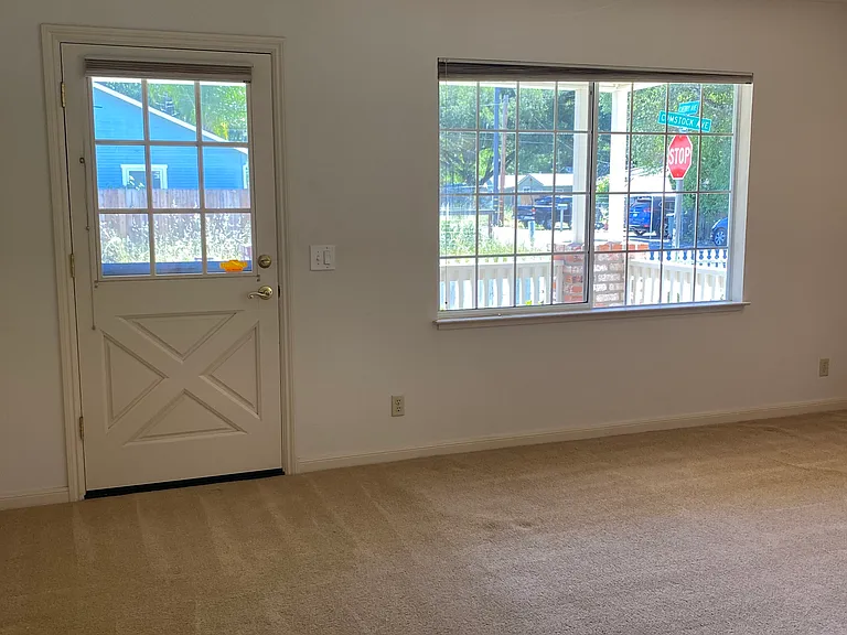 18190 Comstock Ave — Photo 12