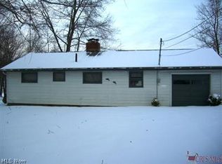 698 Twin Oaks Rd, Deerfield, OH