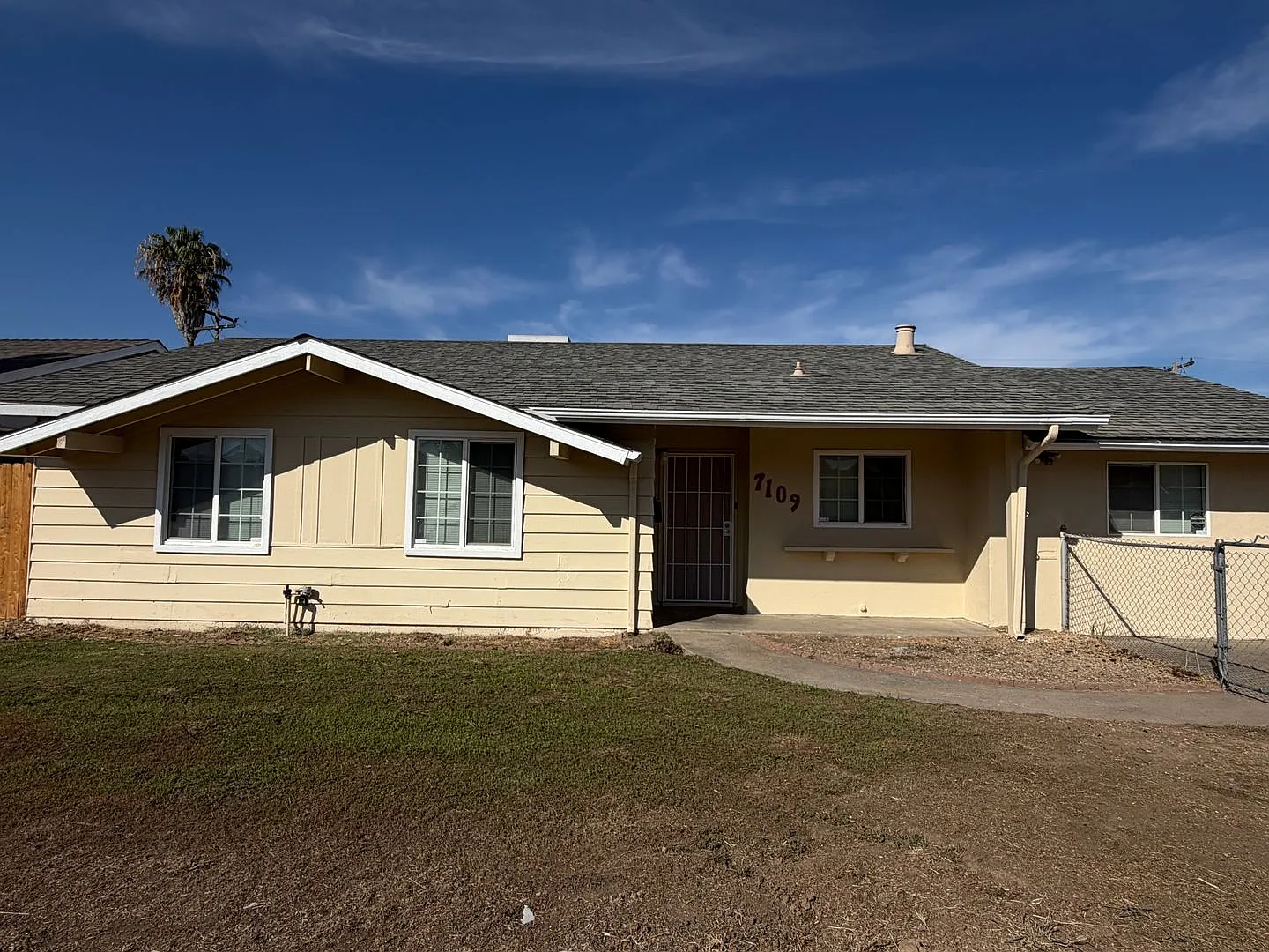 Updated 3 Bedroom Home In North Highlands!! — Photo 1