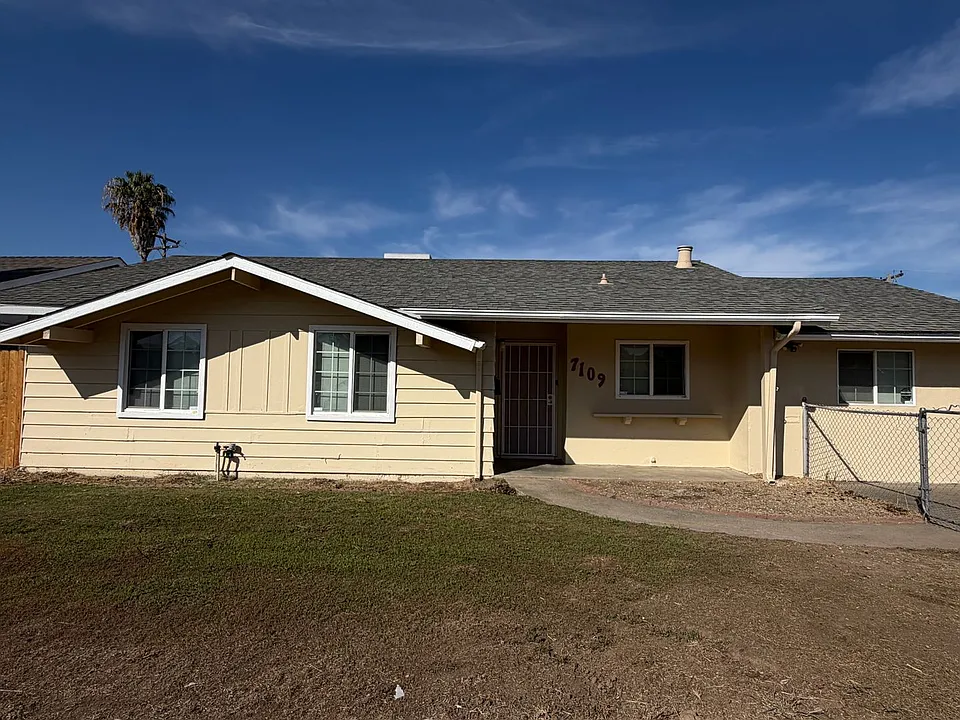 7109 Thomas Dr