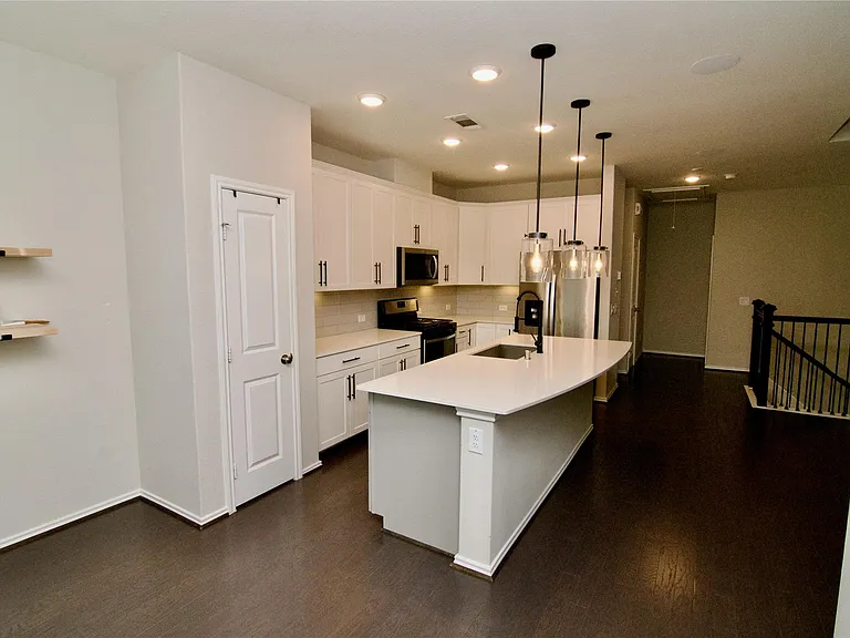 10957 Cannes Memorial Dr — Photo 14