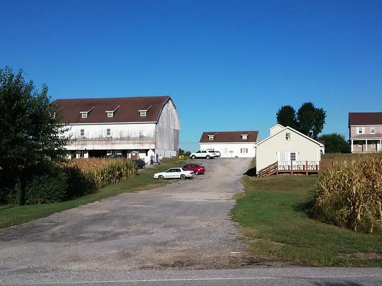 Enrty View 102 Acre Farm