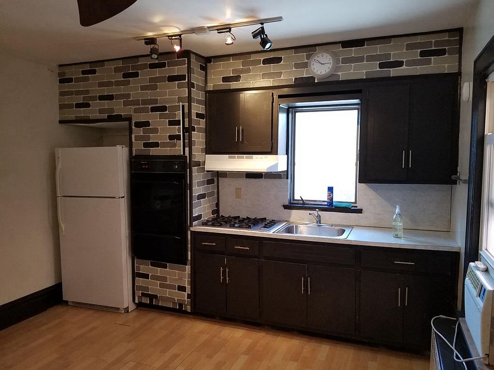 1st image of 2368 Burnett St