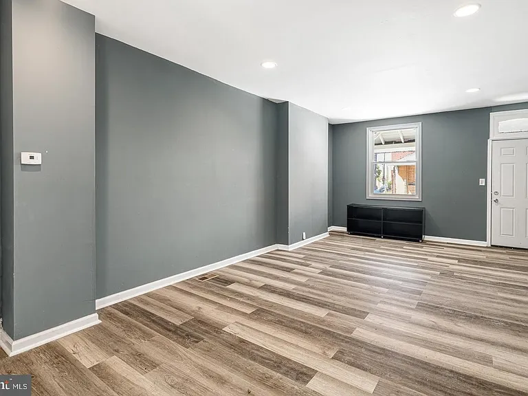 1307 S Hanson St — Photo 7