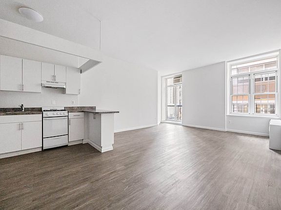 4th image of 88 Fulton St Unit 427