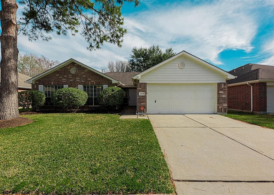1st image of 22619 Round Valley Dr