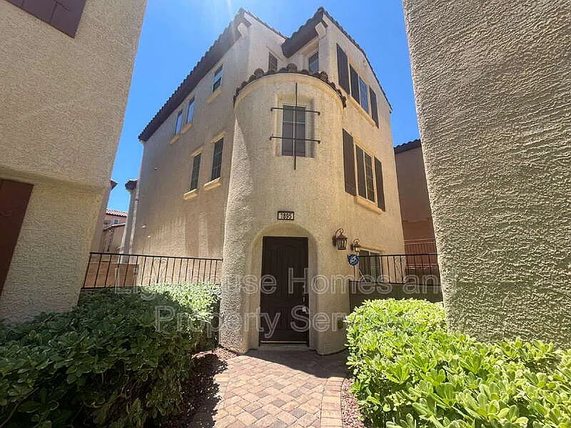 1895 Ardilea St