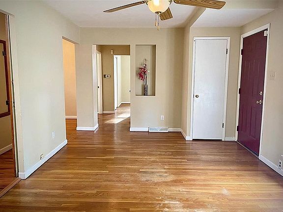 4th image of 541 Holiday Ave