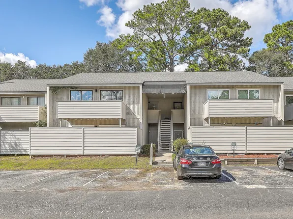202 Greenmeadow Dr, Goose Creek, SC 29445