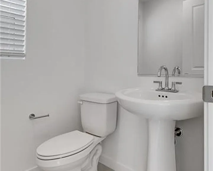 10728 Rhinehill Ave — Photo 5