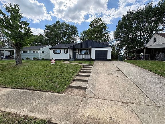 3rd image of 985 Haverhill Dr