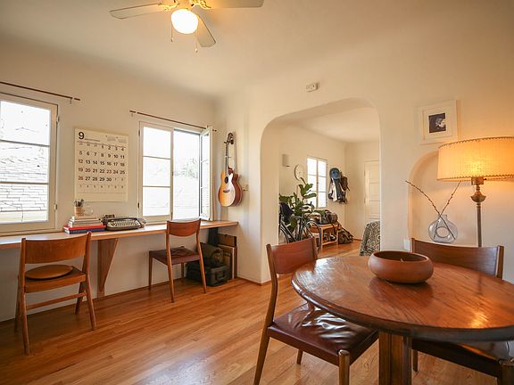 2nd image of 943 N Vendome St #943