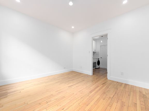 4th image of 224 W 17th St APT 2D