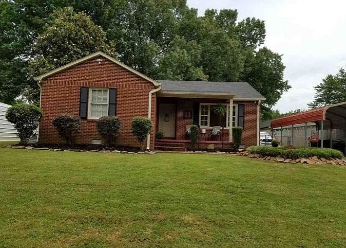 1st image of 11 Edenwood Dr
