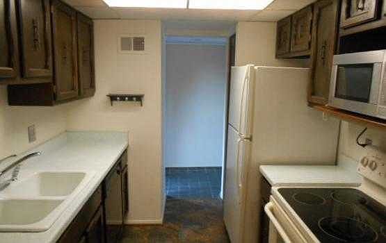 5th image of 18447 University Park Dr