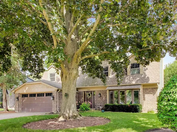 808 Dawes St, Libertyville, IL 60048