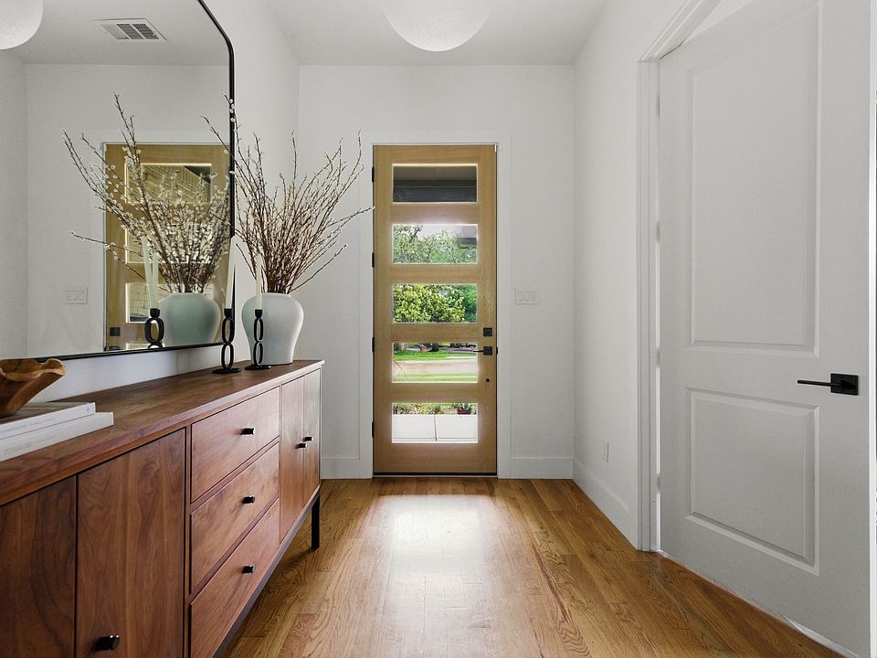 6262 Woodcrest Ln, Dallas, TX 75214 | Zillow