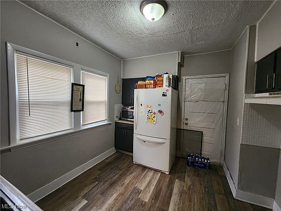 3rd image of 476 E 108th St