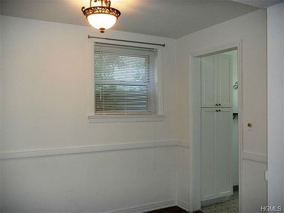 5th image of 16 Hendrick Ln